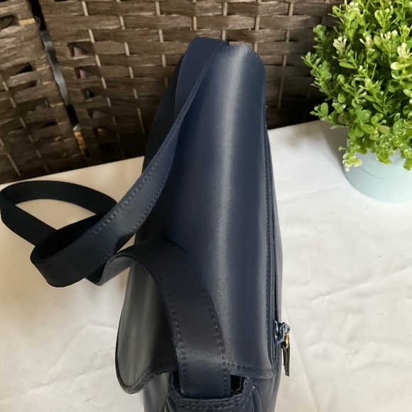 Yves Saint Laurent Vintage Nylon Quilted Crossbody/Shoulder Bag in Navy Blue - Picture 5 of 15